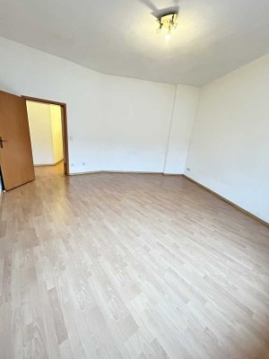 Charmante 2-Zimmer-Altbauwohnung - geeignet für Singles oder Paare