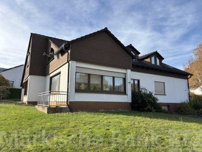 Zweifamilienhaus auf sonnigem Grundstück