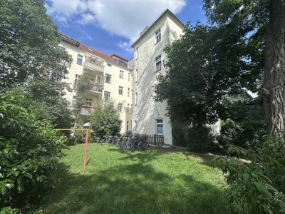 Bezugsfreie, möblierte 1-Zimmer-Eigentumswohnung mit Einbauküche in Berlin-Adlershof