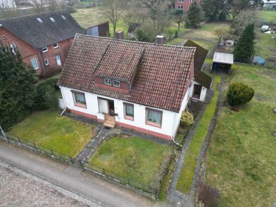 RESERVIERT Sanieren oder Abreißen und Neu Bauen – Einfamilienhaus mit Stallgebäude in Stelle