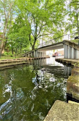 Wohnen am Wasser: Modernes, voll möbliertes Single-Apartment in Top-Lage!