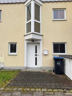 Stadtnah und bestens angebunden – Wohnen auf mehreren Ebenen mit Garten & TG-Zugang