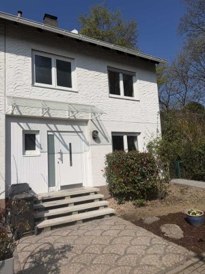 Reihenendhaus mit Garage und Stellplatz, als Platzwunder in absolut ruhiger Lage