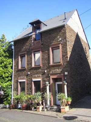 EFH Mosel Naturstein Kompl. renov. in 2 Gärtene + 2.Backsteinhaus als Lager/Werkstatt