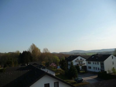 Helle 3 Z. DG-Wohnung mit Sonnen-Loggia von privat, Bad Meinberg