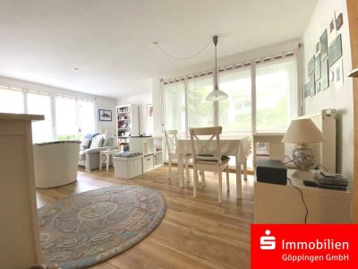 Schicke 2,5 Zi-Wohnung mit Terrasse, EBK