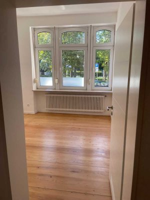 *Offenbach* Erdgeschoss 2-Zimmer-Altbauwohnung