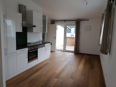 Klimatisierte, gemütliche 2- Zimmer Wohnung mit möblierter Küche und schöner Terrasse in Ried - Nähe Bahnhof