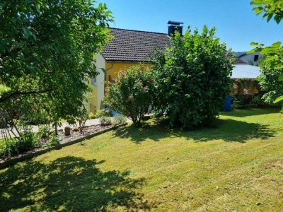 Ihr Platz für die Familie - Attraktives 2 FH in Sandbach mit schönem Garten