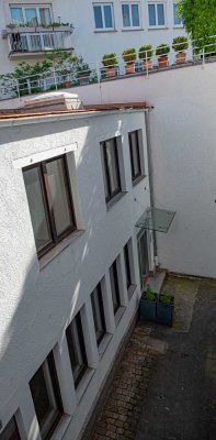 Komplettes Hinterhaus mit 2 Etagen (100qm)