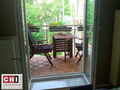 *Neuhausen* -Wohnen in hochwertig saniertem Altbau-  3 Zimmer-Wohnung  mit Wohnküche und. Balkon
