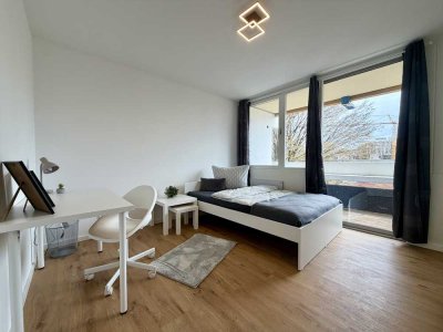 Frisch renovierte 4-Zimmer Wohnung - WG-Geeignet!