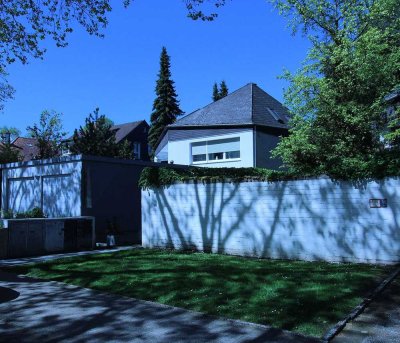Wohnen in bester Villenlage am Stadtgarten – 2,5 Zimmerwohnung mit Garage und Gartennutzung
