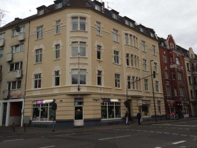Frisch renovierte  3 Zimmer, Küche, Diele, Bad in  Mülheim