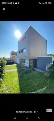 Neuwertige Wohnung mit drei Zimmern und unverbautem Blick ins Grüne und EBK in Kassel