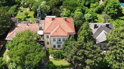 CHARMANTE ETAGE IM OBERGESCHOSS EINES ZWEIFAMILIENHAUSES TERRASSE &amp; GROSSER GARTEN - DOGS WELCOME