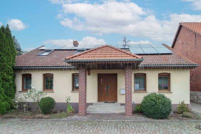 Modernisiertes Einfamilienhaus mit Garten, Kaminofen und PV-Anlage in Everingen