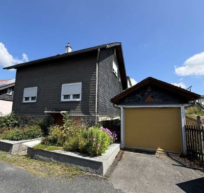 Ideal für zwei Generationen - Ein-bis Zweifamilienhaus in Sonneberg-Neufang