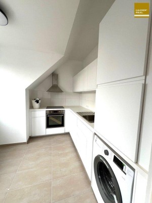 Erstbezug nach Renovierung - helle und ruhige DG-Wohnung