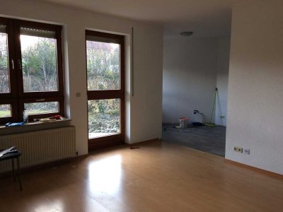 Modernisierte 1,5-Zimmer-Terrassenwohnung und Einbauküche in Hessental