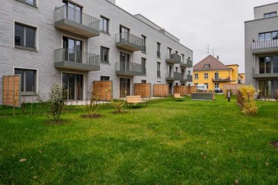 Geräumige 2-Zimmer-Mietwohnung, 65,20 m², EG, EBK, Terrasse, Fahrstuhl, Tiefgarage, Keller, Kladow
