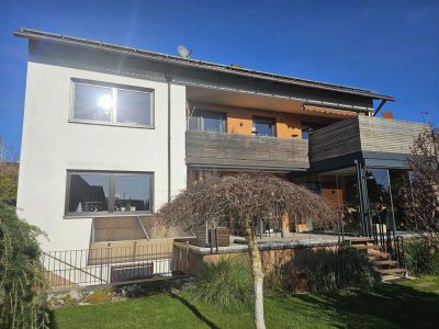 Gelegenheit! Neuwertige 5-Zimmer Wohnung als Rendite Objekt