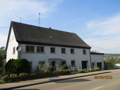 Großes 2-Familienhaus mit 11 Zimmern und großem Garten in Bopfingen-Aufhausen