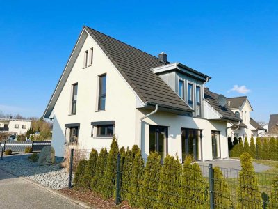 Exklusives Einfamilienhaus mit Warnowblick in Gehlsdorf mit Einbauküche, 2 x Bäder und Garten...!!!