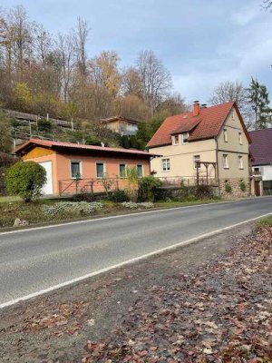 Gepflegtes Einfamilienhaus mit 6,5 Zimmern, hohem Nutzwert und großem Grundstück in Themar