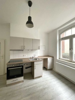 Schöne 2-Zimmer-Wohnung mit Einbauküche im Altbau!