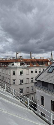 Helle 2-Zimmer-Dachgeschosswohnung mit Einbauküche – 1170 Wien