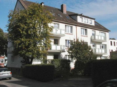 Wandsbek -  1,5-Zi.- DG-Wohnung  am Eichtalpark, ruhige Lage