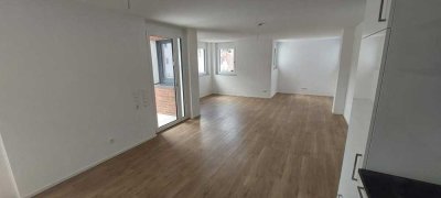 Großzügige 3 Zi.-Whg. mit Südbalkon, neuer Einbauküche und inklusive  TG-Stellplatz! WE 74