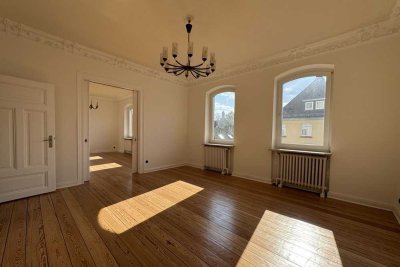Stilvolle Wohnung mit toller Aussicht, komplett renoviert, große Terrasse und Gartennutzung