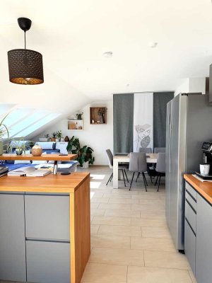 Stilvolle 3-Raum-DG-Wohnung mit Terrasse in Hilden