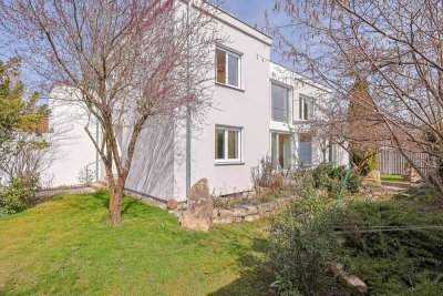 Modernes Einfamilienhaus mit integrierter Büroetage