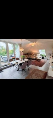 Einzigartig in Düsseldorf! Kernsanierte exklusive Penthouse-Dg-Wohnung in Mörsenbroich
795.000,-€.