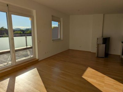 4-Zimmer-Dachgeschoss-Maisonette auf 2 Ebenen in zentraler Grünlage und ruhiger Seitengasse, 95,97 m²