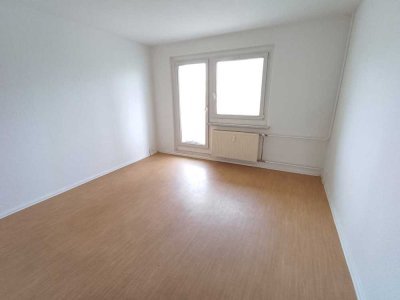 Helle 2-Zimmer-Wohnung mit Balkon und Badewanne!