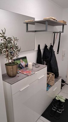 Geschmackvolle, modernisierte 3-Raum-Erdgeschosswohnung mit geh. Innenausstattung mit Balkon