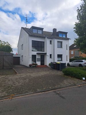 TOP ausgestattete 2- Zimmerwohnung in ruhigem freistehendem 3-Familienhaus