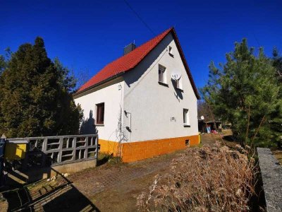 Sehr ruhig gelegenes EFH mit eigenen Brunnen in Bernsdorf