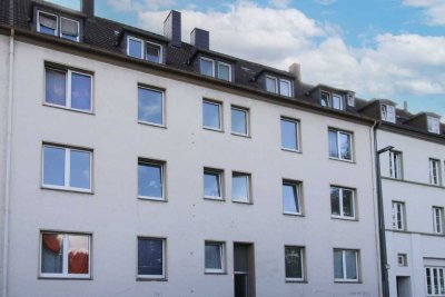 Helle 2 Zimmer Wohnung im Dachgeschoss