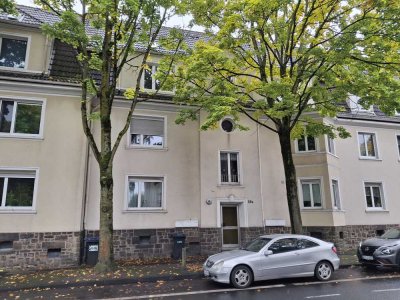 Citynah & frisch modernisiert – 3-Zimmer OG-Wohnung mit Loggia & Tageslichtbad