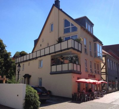 Gepflegte & helle 3-Zimmerwohnung, frisch renoviert mit Loggia, EBK & Carportplatz