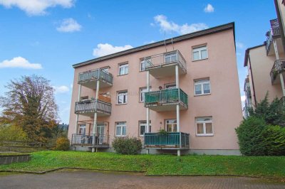 Gemütliche 2 Raum DG-Whg. mit Balkon, Tageslichtbad und großem Wohn-Essbereich in L-Oberfrohna