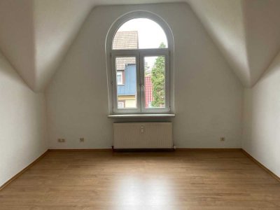 Schicke 4-Raum-Wohnung im Dachgeschoss - mit Gartennutzung!