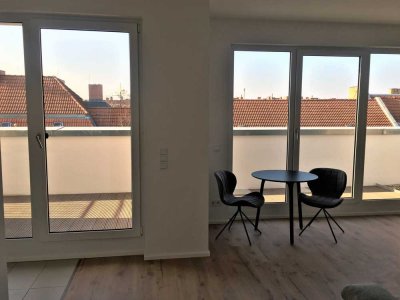 Sofort einziehen: Möbliertes 1 Zimmer-Apartment mit Dachterrasse