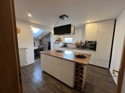 Helle 5-Zimmer Wohnung mit Garage in Neu-Anspach