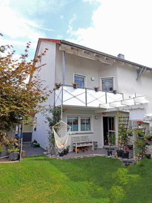 Ihr neues Zuhause: Moderne DHH in ruhiger Sackgasse mit Garage, Garten & Pergola